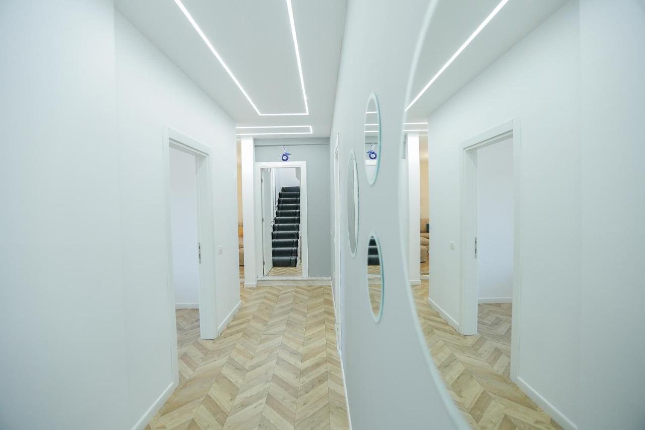 Miku Apartments-Luxury City View At Wilson Square Tirana Exterior photo
