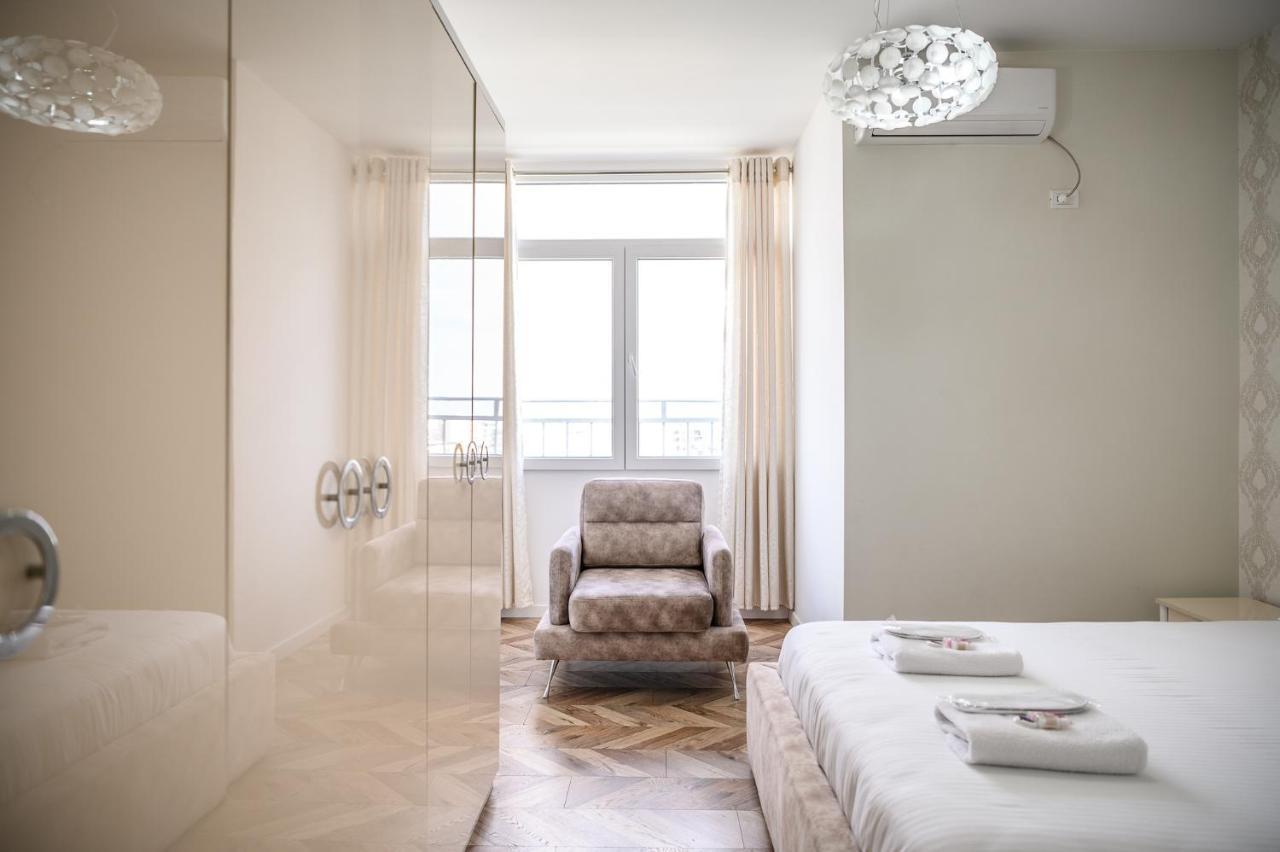 Miku Apartments-Luxury City View At Wilson Square Tirana Exterior photo