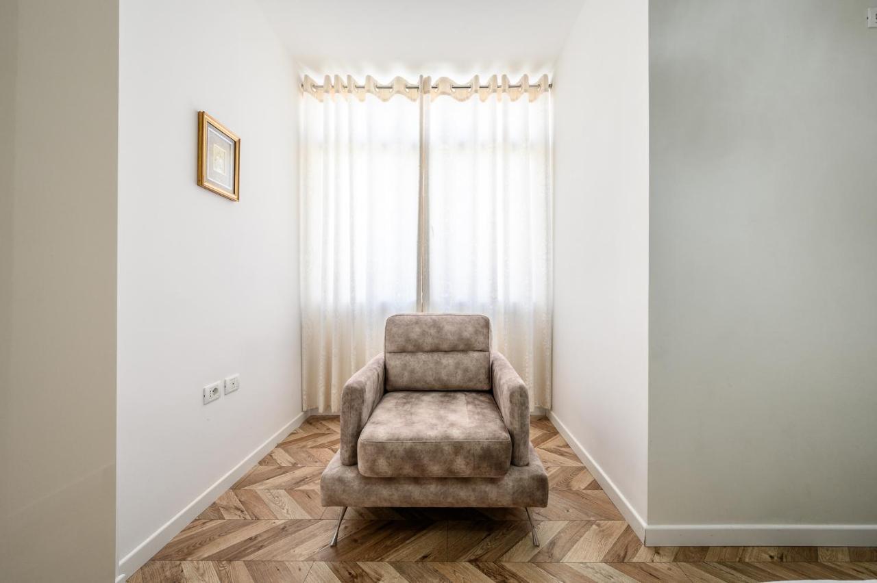Miku Apartments-Luxury City View At Wilson Square Tirana Exterior photo